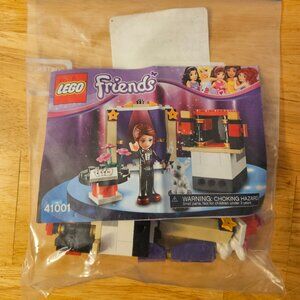 Lego Friends #41001 Mia's Magic Tricks Box Bunny Mia Rabbit.  -- ITEM #1898